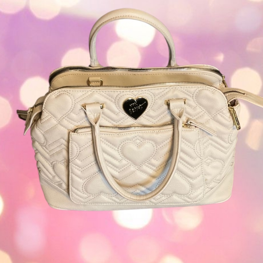 BETSY JOHNSON Chic Cream Heart Satchel